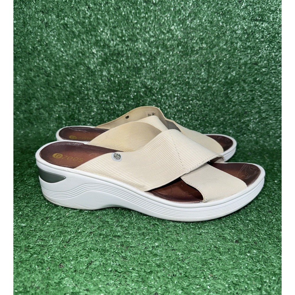 BZees Desire Slide Womens‎ Size 10 M Beige Strappy Mesh Slip On Comfort Sandals